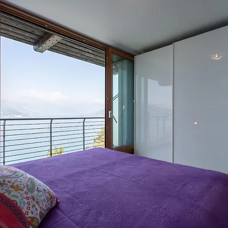 Martina's Amazing View By Halldis * 佩尔莱多